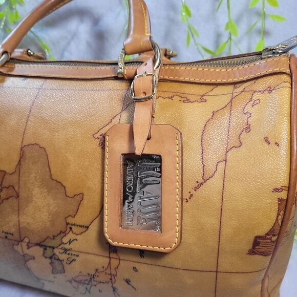 Alviero Martini I'IASSE Italy Geo Map Satchel Barrel Bag PRISTINE CONDITION - Picture 11 of 17